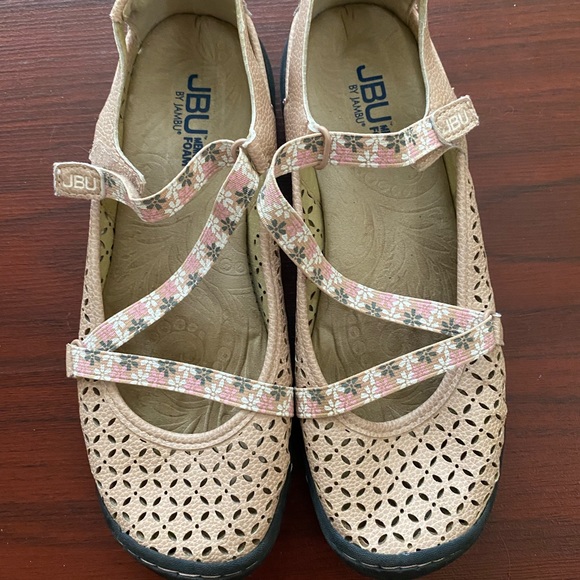 Jambu Shoes - Jambu shoes sz 8 vvguc Boutique comfortable expensive and beautiful